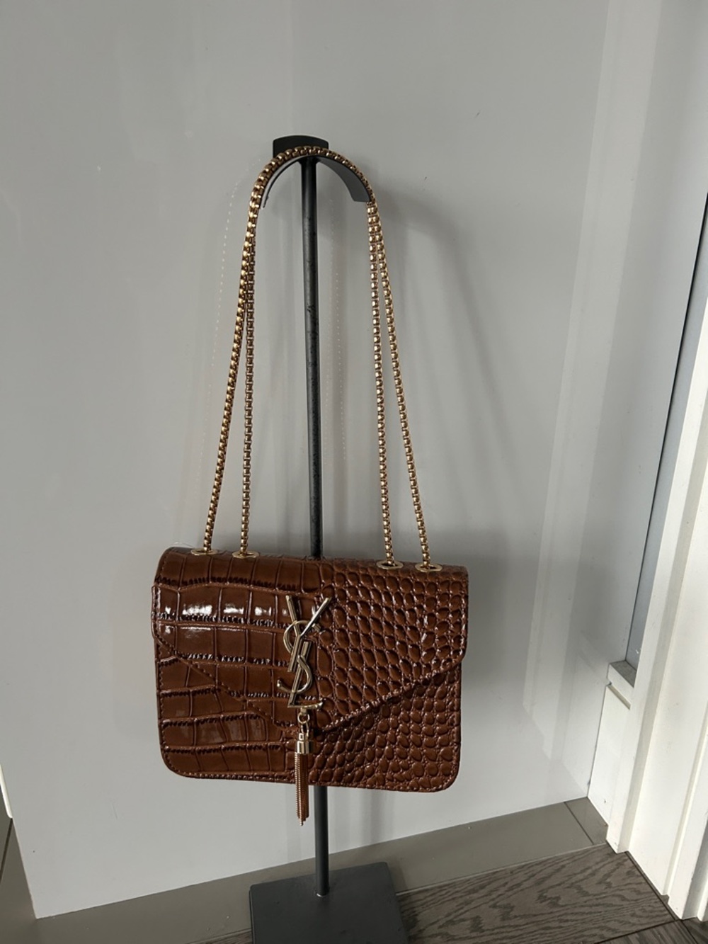Fashion inspired shoulder bag🌸🍀